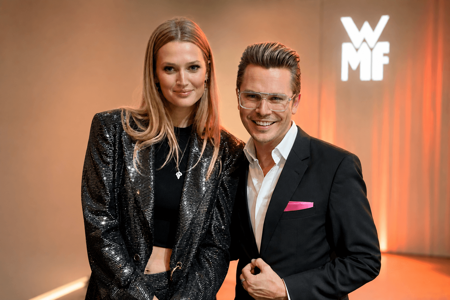 Toni Garrn mit Adi Weiss bei einem WMF-Event